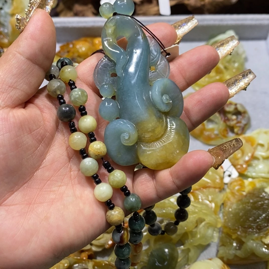 蛇纹石玉颈饰未镶嵌樱*