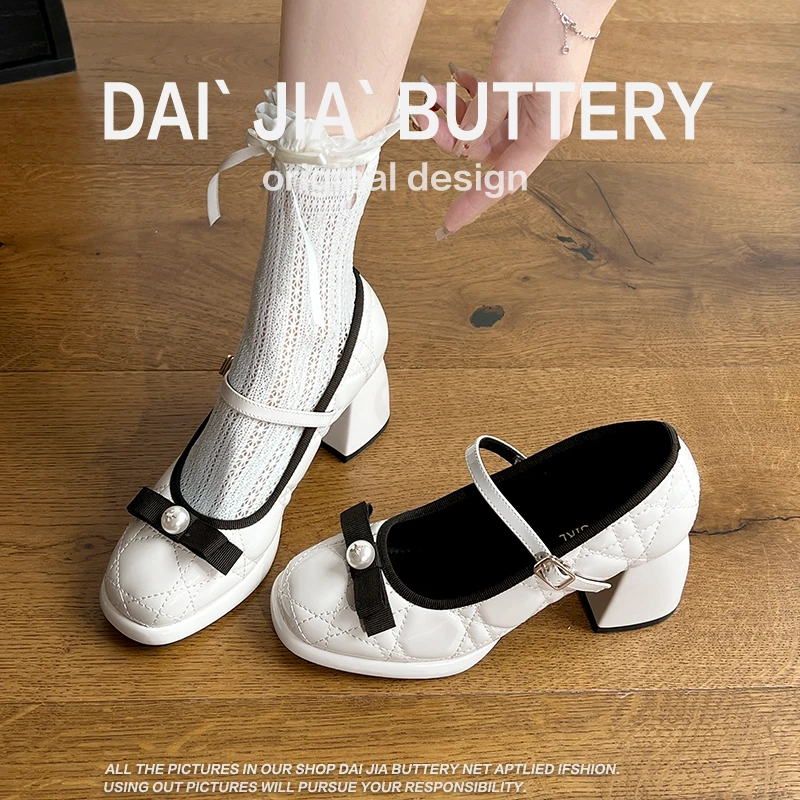 法式粗跟白色玛丽珍鞋珍珠蝴蝶结一字带单鞋小众气质设计感高跟鞋