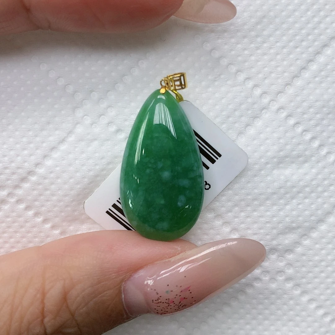 颈饰18K金镶嵌翡翠