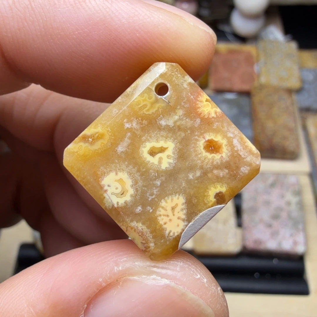 硅化玉未镶嵌纯天然色有机玉石保真色