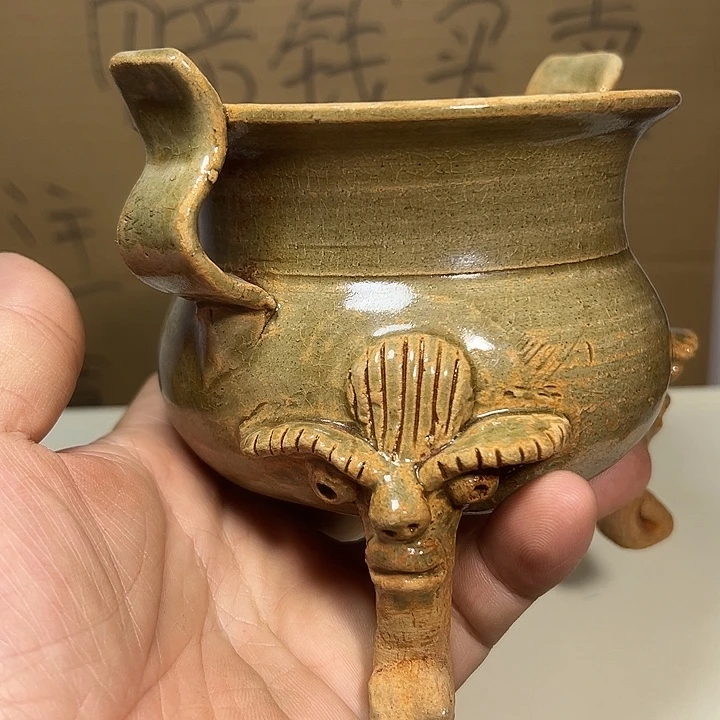 果***子福建青釉兽足炉一件