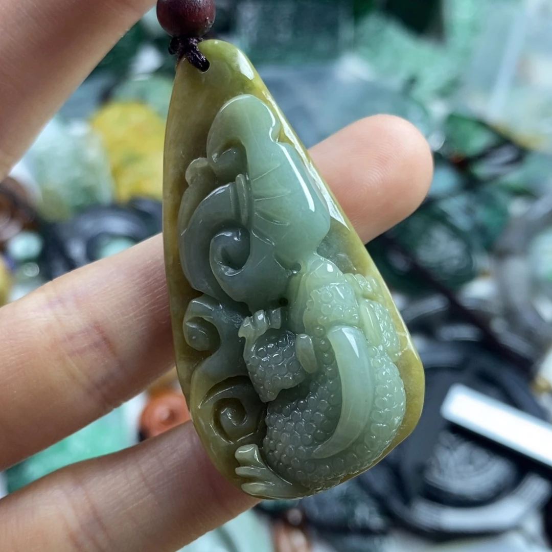 翡翠颈饰未镶嵌吊坠