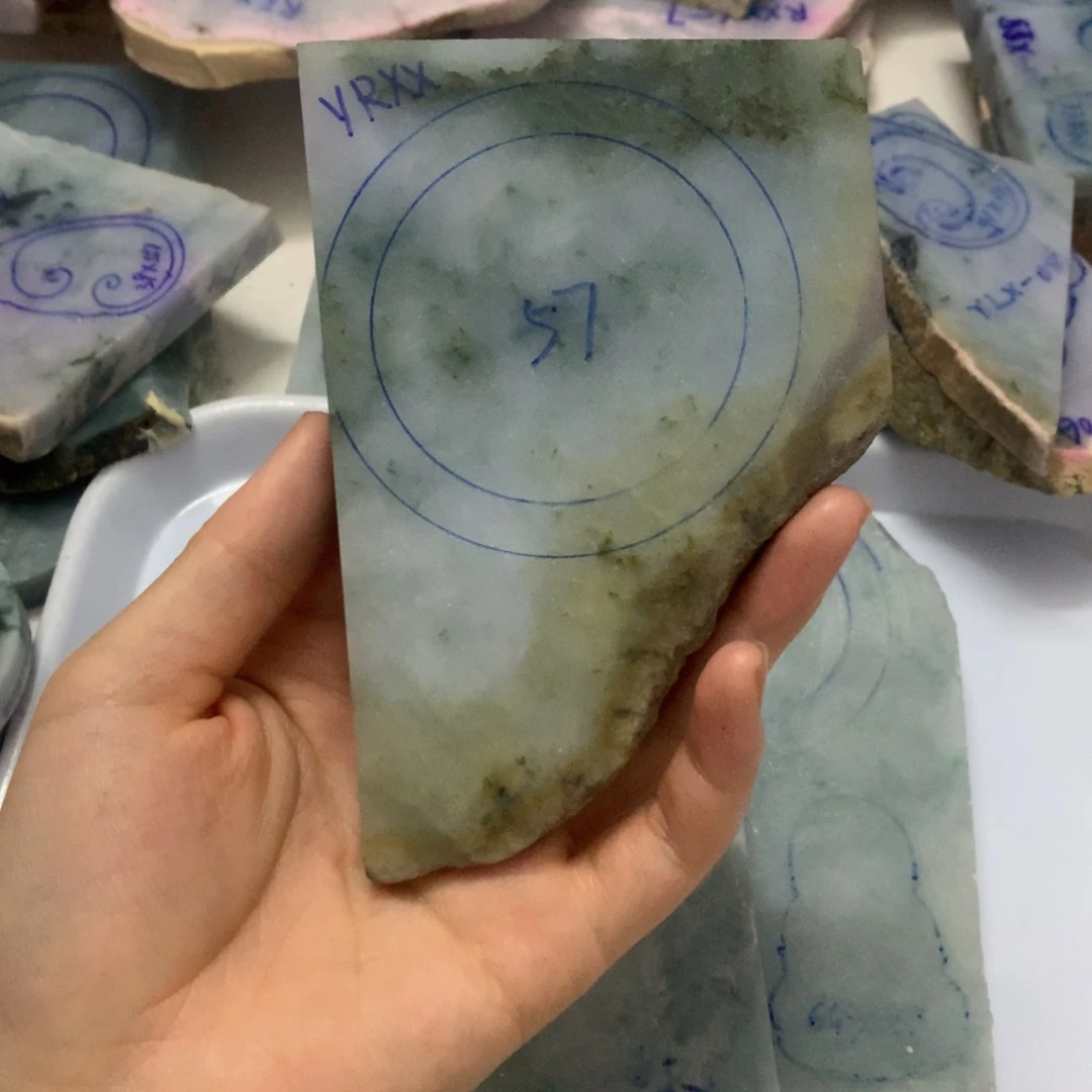 翡翠散珠翡翠手镯片料