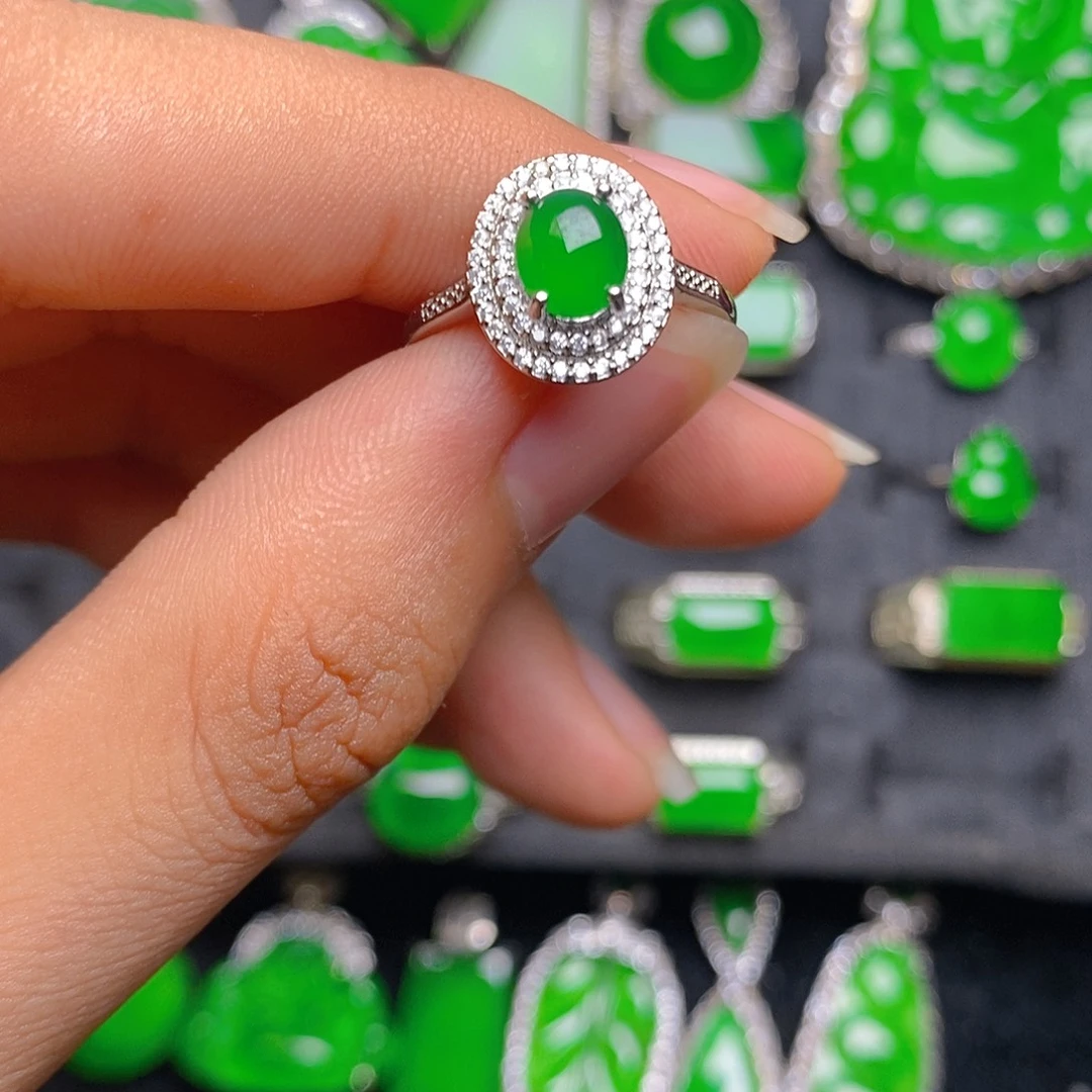 翡翠未镶嵌戒指戒指