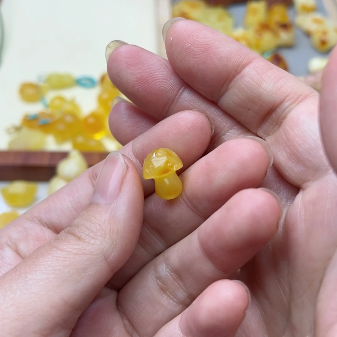 【闪购商品】蜜蜡裸石未镶嵌配饰