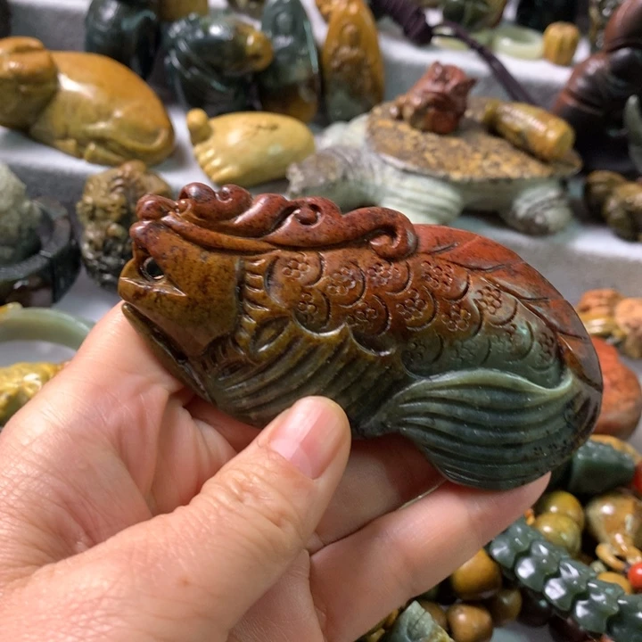 未镶嵌岫岩河磨玉（透闪石质玉）把件