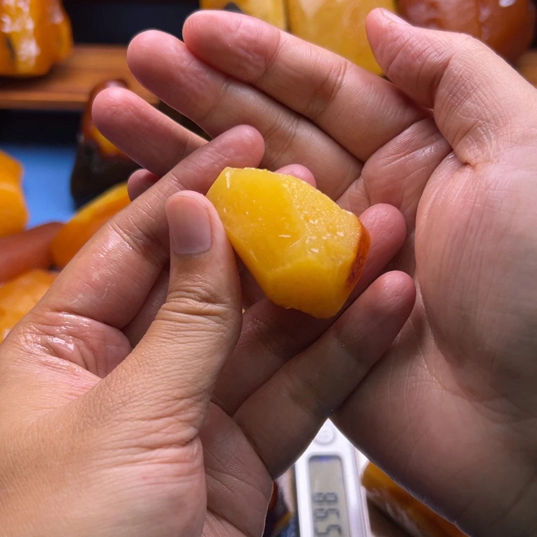 过***烟定制琥珀未镶嵌12345678