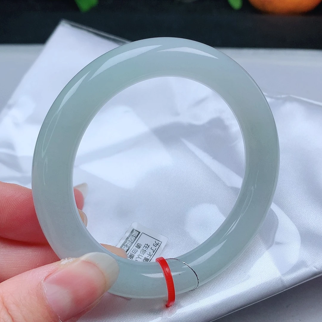 翡翠手镯未镶嵌57圆