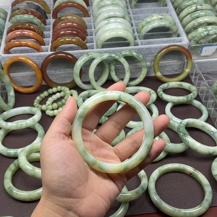 蛇纹石玉手镯未镶嵌嘟*