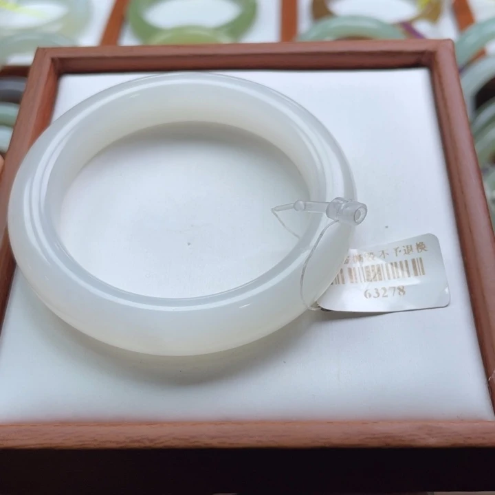 【闪购商品】未镶嵌手镯和田玉链接58。 50-51