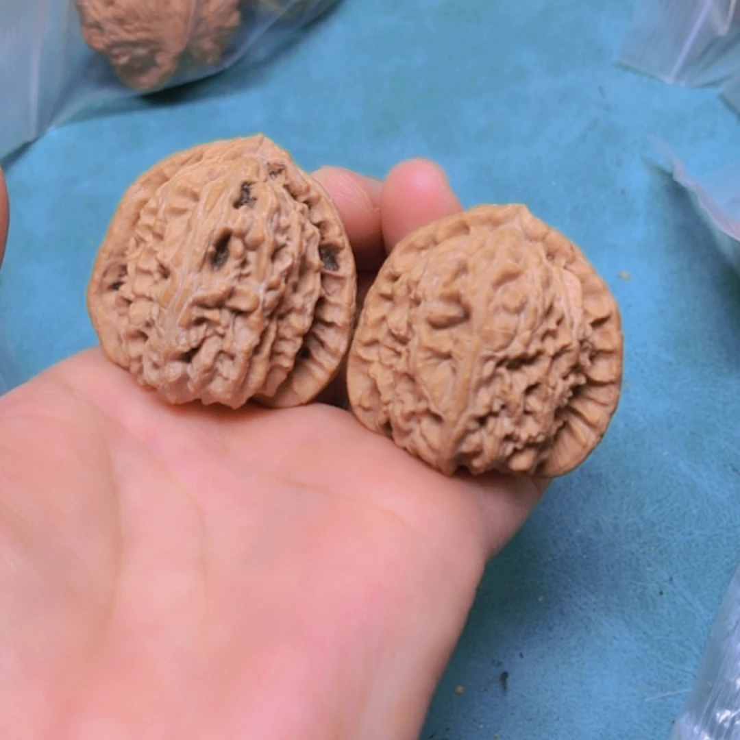 【闪购商品】摆件核桃37白狮子修尖