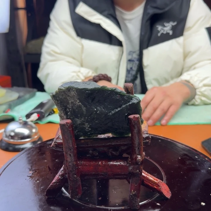 蛇纹石玉原石未镶嵌高****心10