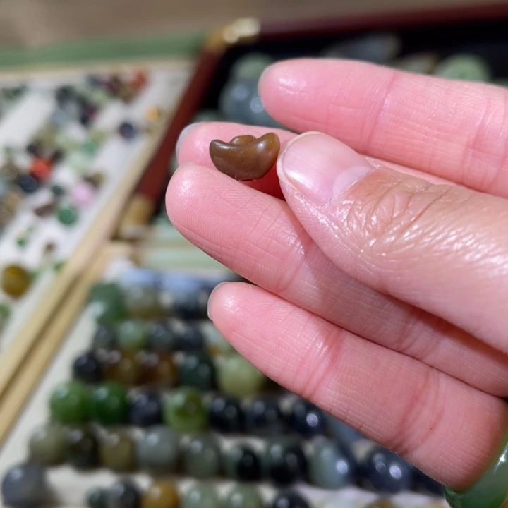 和田玉（糖玉）未镶嵌珠宝半成品