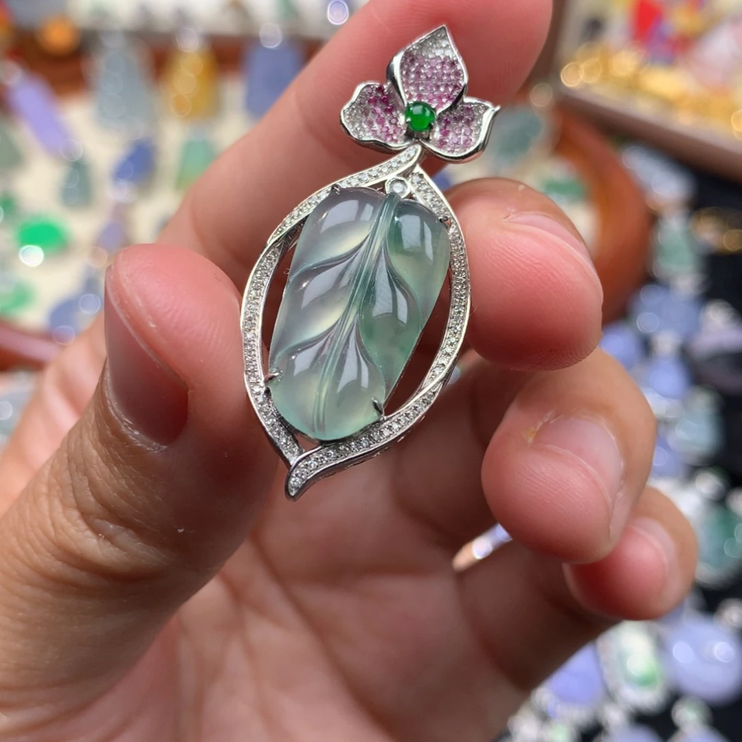 吊坠(不含链)18K金镶嵌翡翠