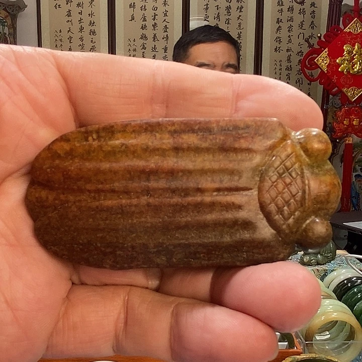 和田玉未镶嵌把件