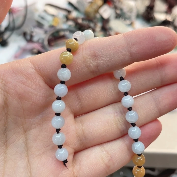 小***玉翡翠未镶嵌颈饰18颗珠子