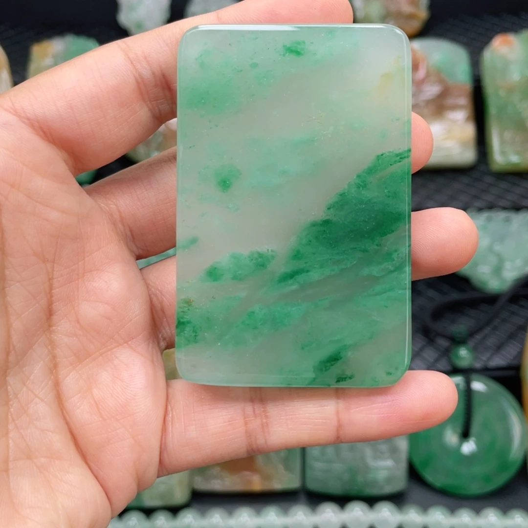 石英质玉未镶嵌颈饰露*格