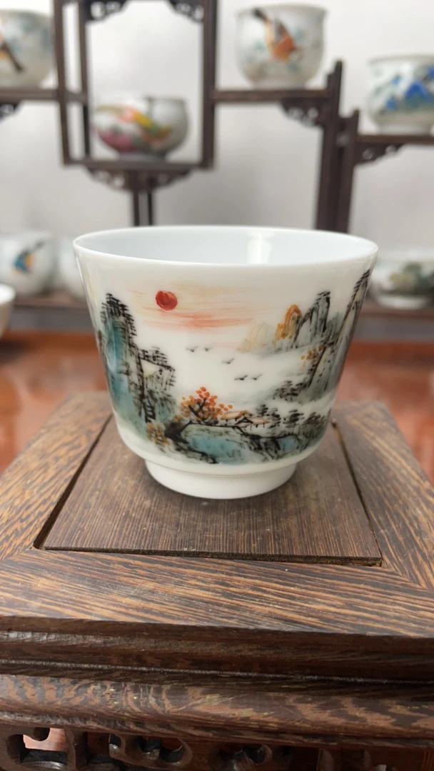 釉下五彩高温手绘写意山水主人杯  省大师作品