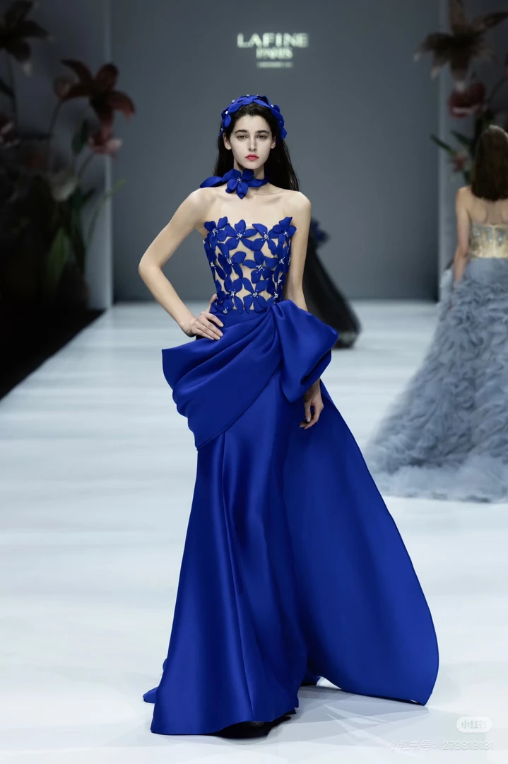 【马户顶板】2025年走秀款定制高端明星同款牛仔裤