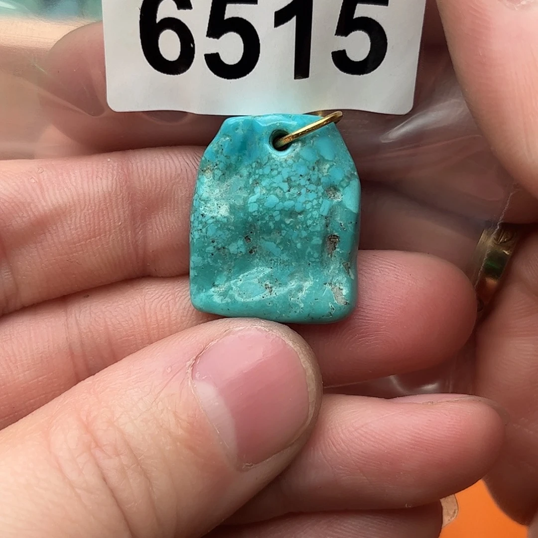 绿松石未镶嵌颈饰