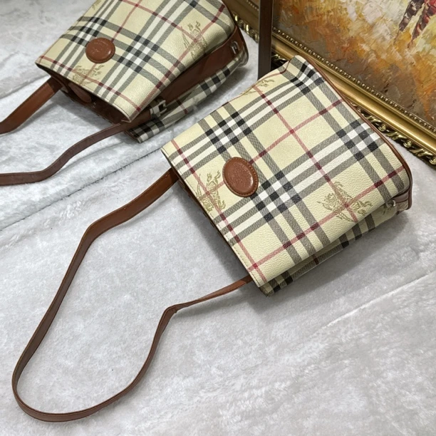 95新 BURBERRY/博柏利 巴宝莉水桶战马包包/JM0038