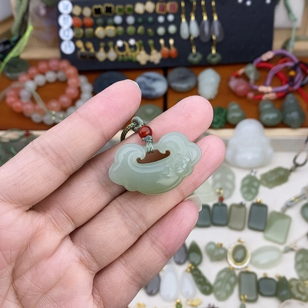 和田玉未镶嵌吊坠(不含链)