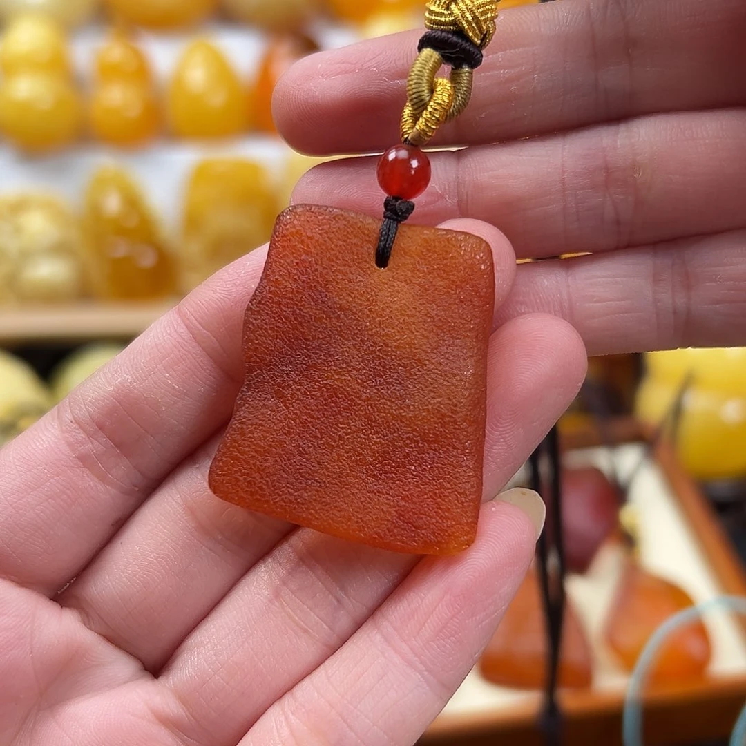 未镶嵌颈饰蜜蜡6.2克