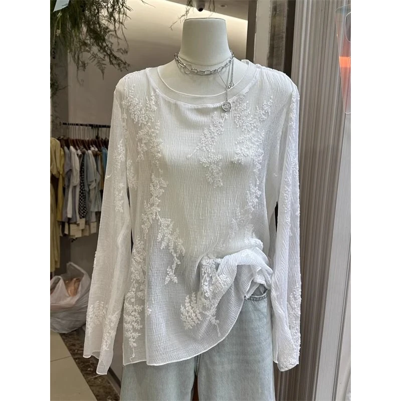 美！一眼迷上！刺绣花朵衬衫女长袖衣蕾丝衬衣圆领罩衫雪纺上衣
