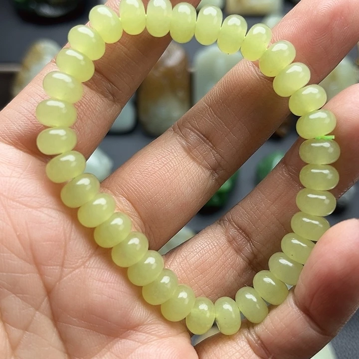 双***柔和田玉（糖玉）未镶嵌手链