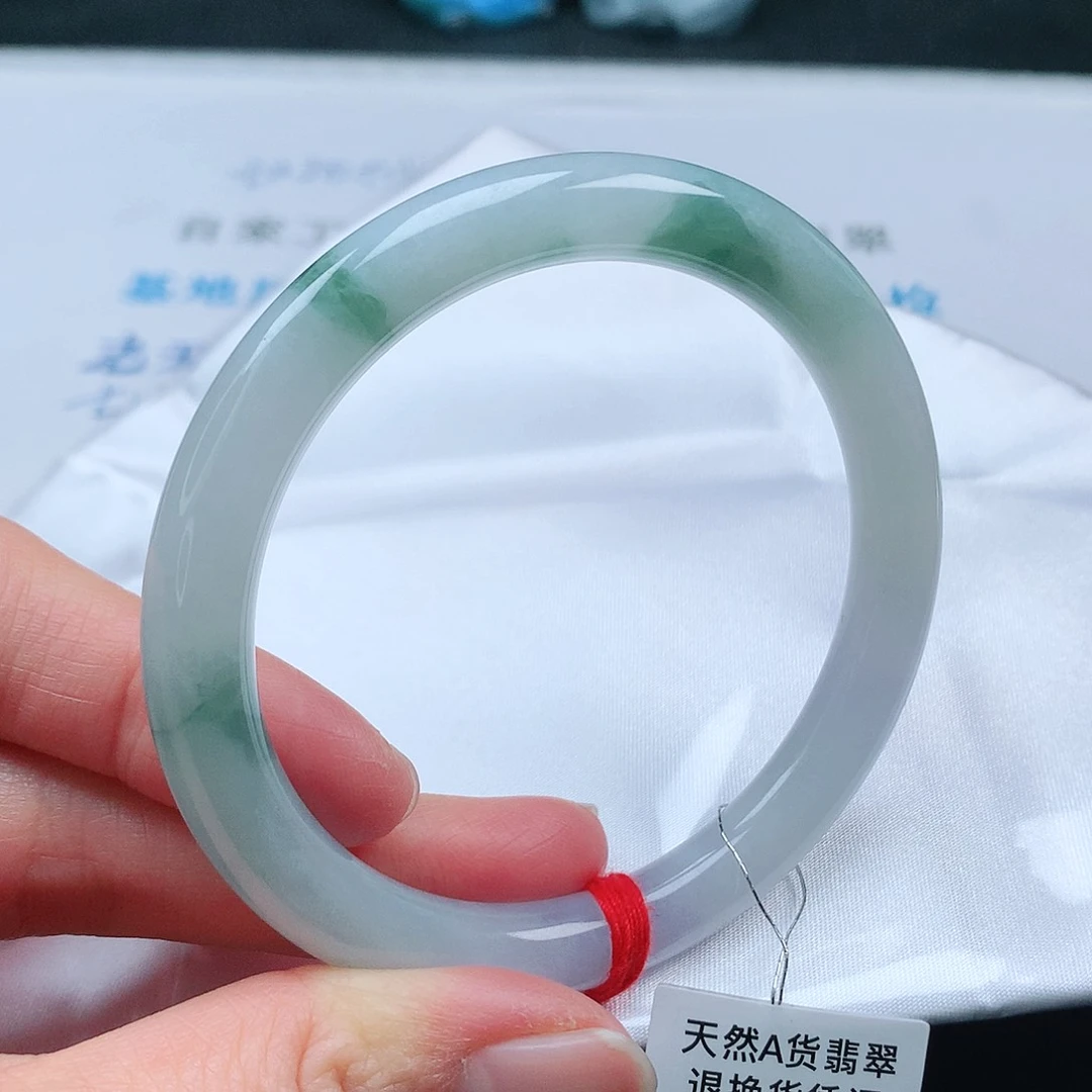 翡翠手镯（圆镯）未镶嵌57圆
