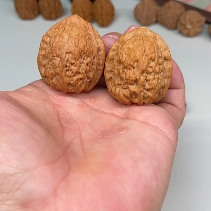 文玩核桃把件金钱豹