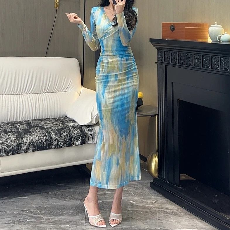 气质女人味轻奢V领长袖坠入星河显瘦包身修身时尚百搭鱼尾连衣裙