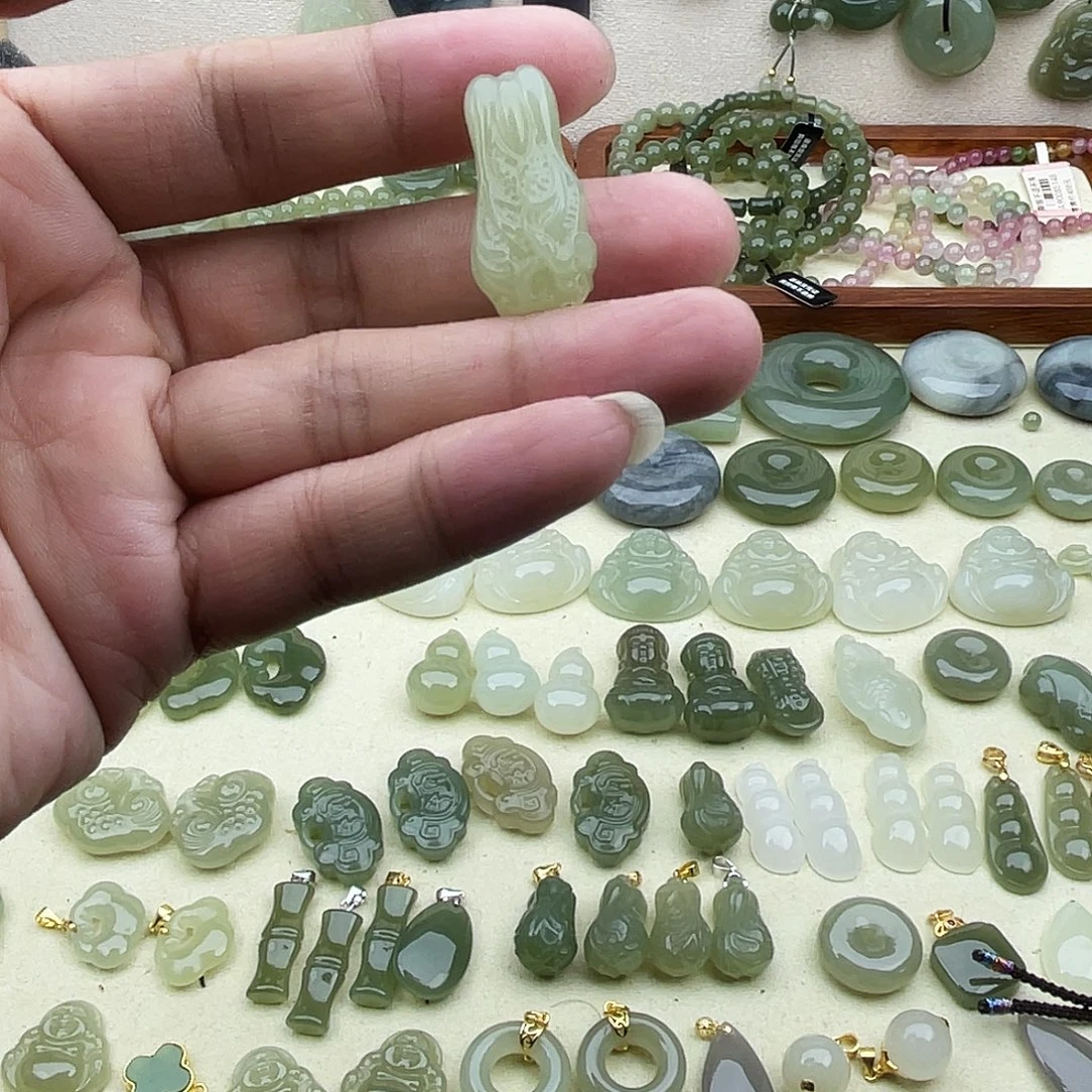 和田玉未镶嵌吊坠(不含链)
