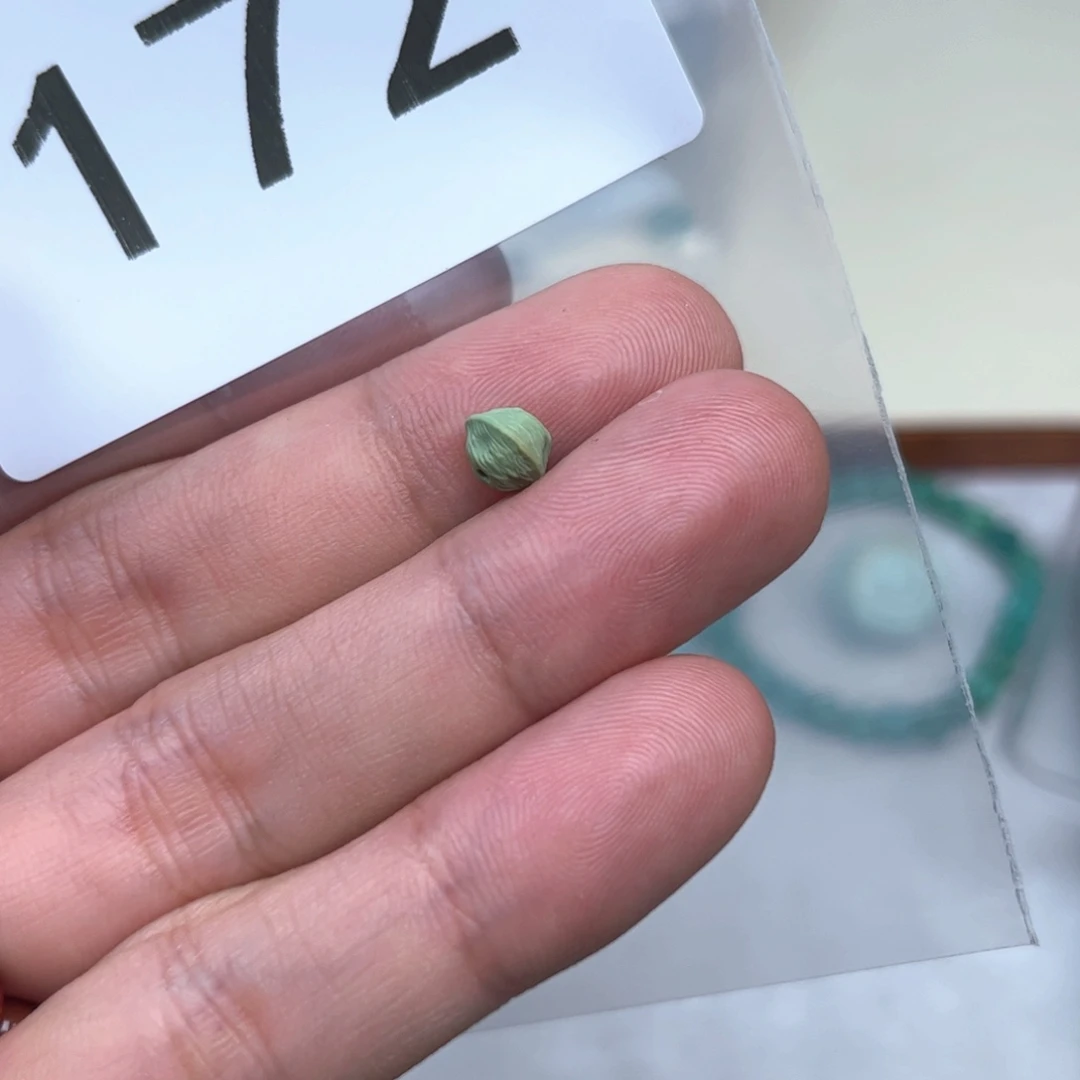 南红玛瑙未镶嵌珠宝奇石