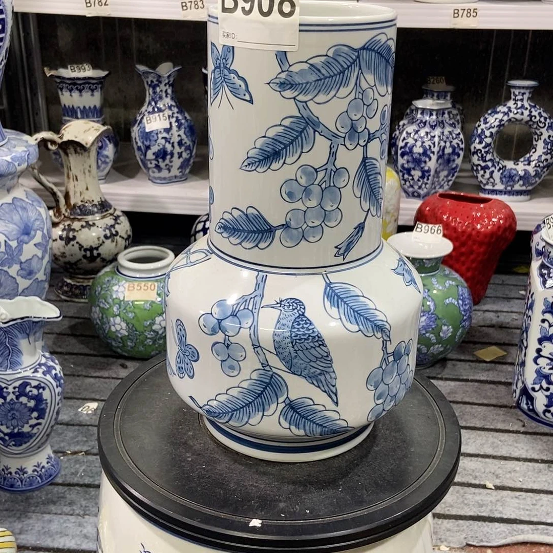 摆件花瓶手绘釉下彩