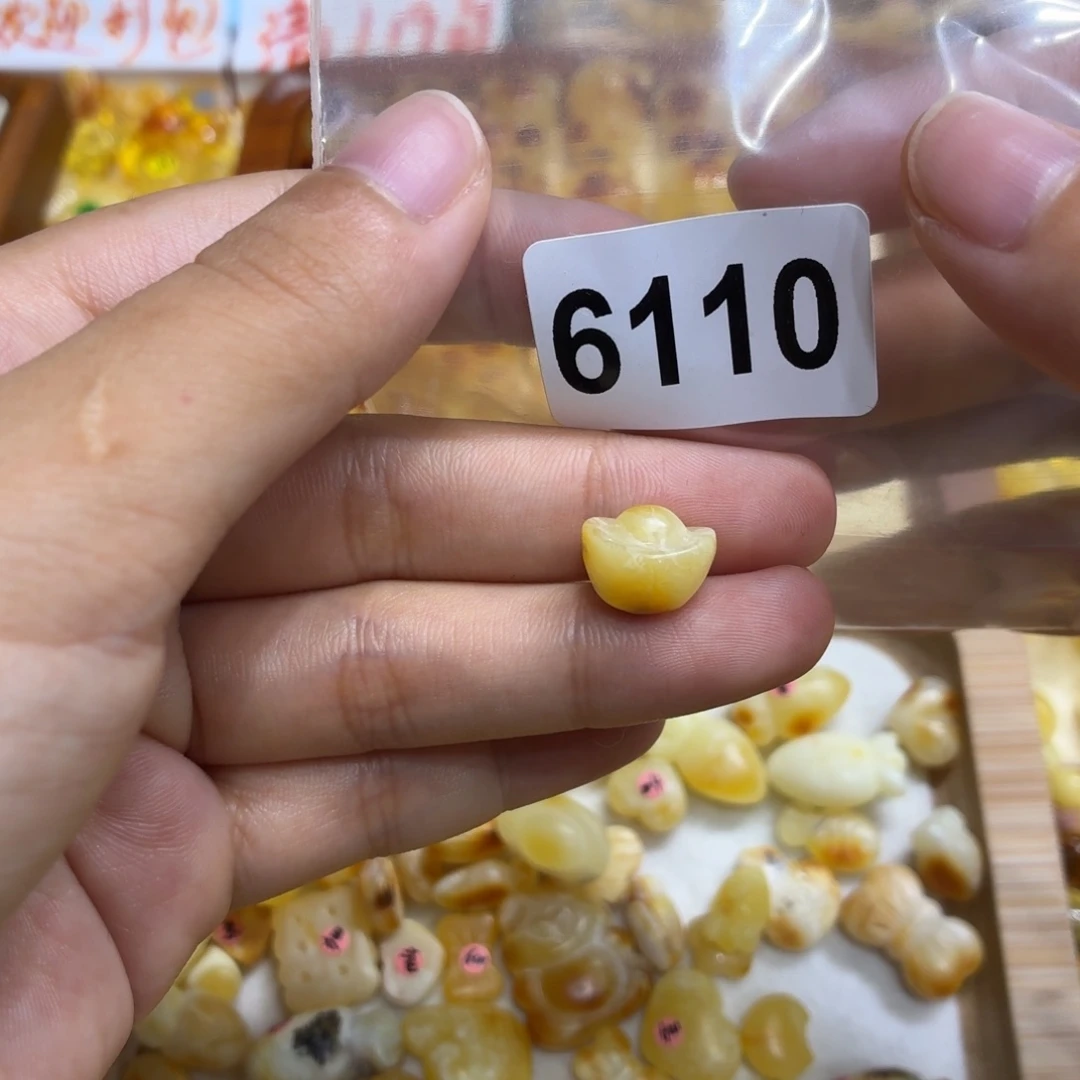 琥珀未镶嵌珠宝奇石