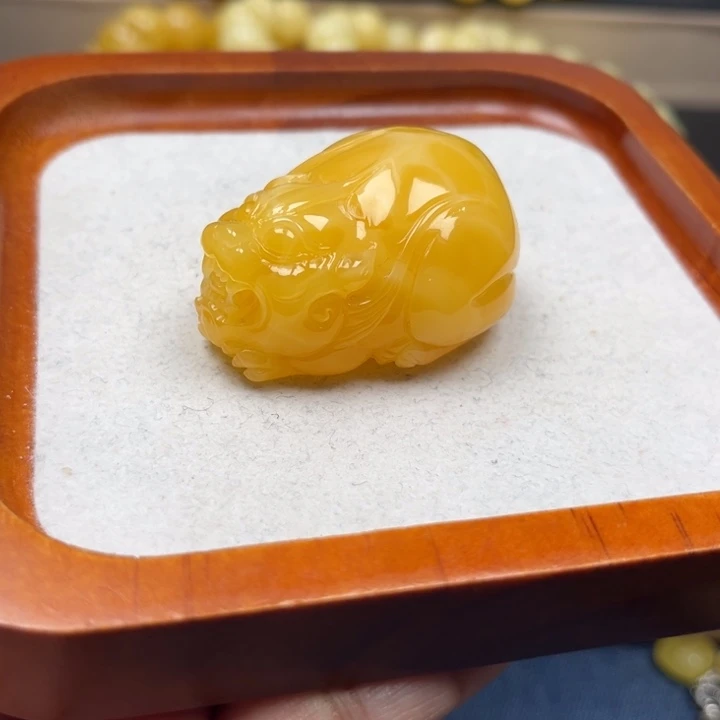 琥珀未镶嵌珠宝奇石M83号貔貅