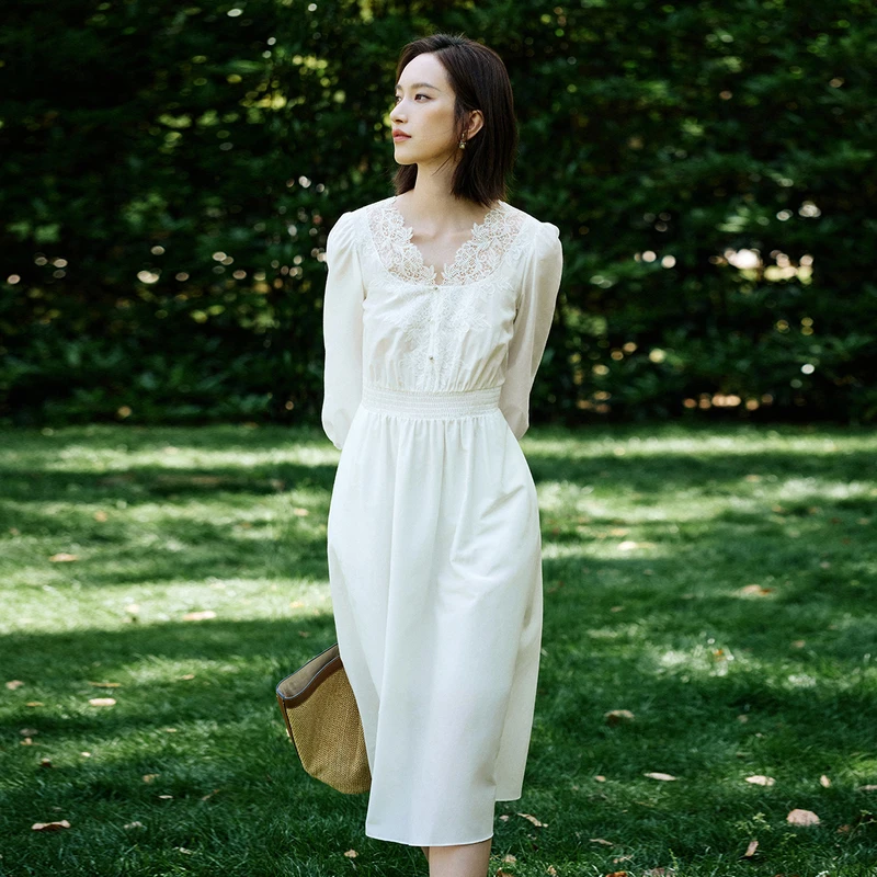 EP雅莹夏季新款女装 V领蕾丝拼接泡泡袖收腰白色连衣裙4642A