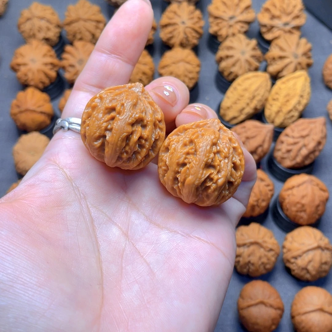 核桃文玩把件至尊宝