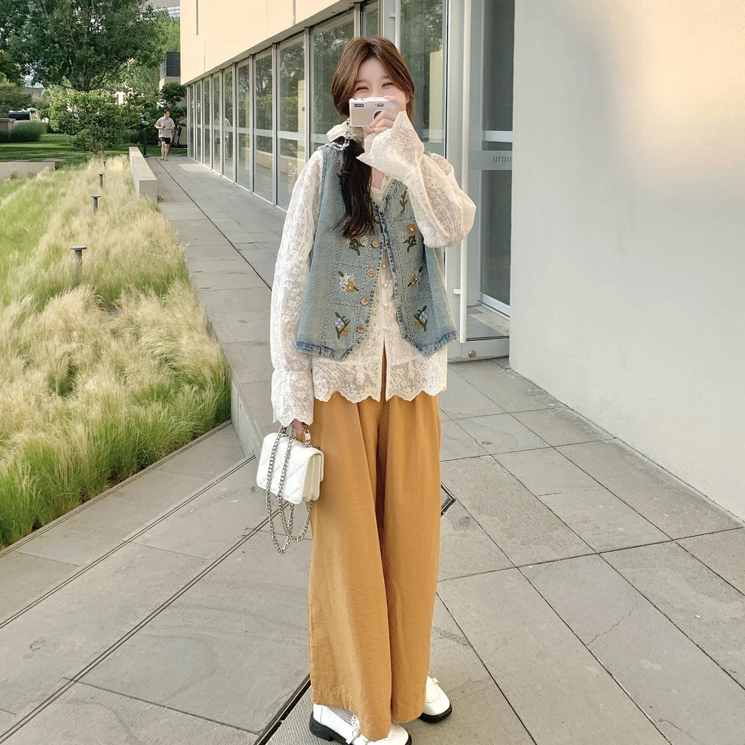 小个子洋气刺绣牛仔马甲套装女秋冬2025新款气质衬衣阔腿裤三件套