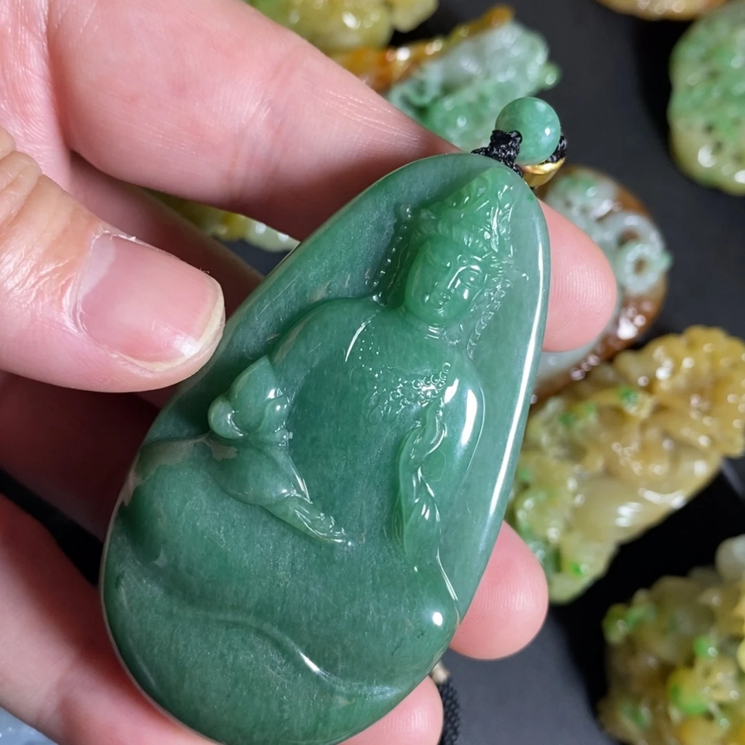 翡翠未镶嵌颈饰翡翠观音