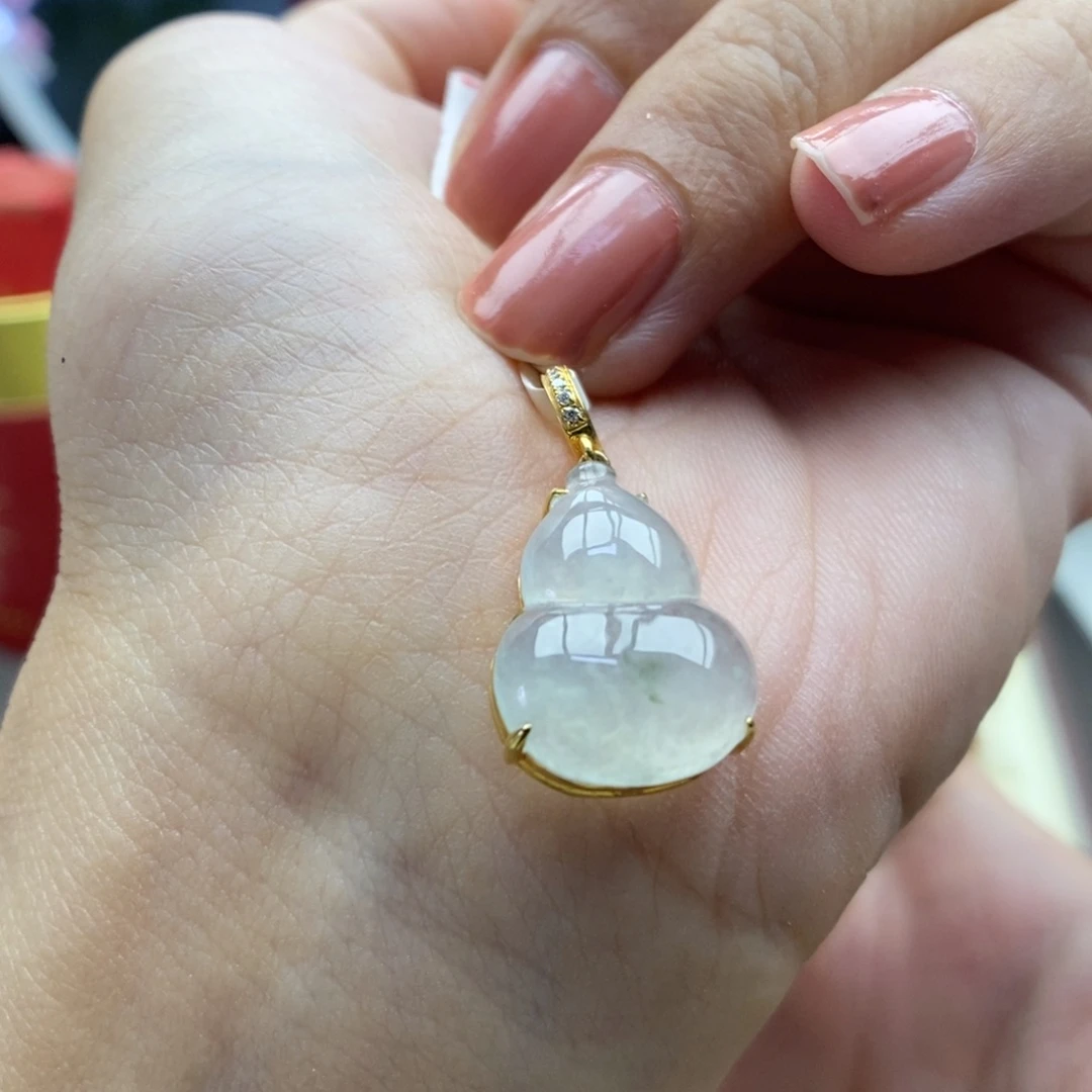 翡翠18K金镶嵌颈饰吊坠26