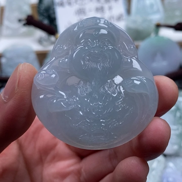 翡翠颈饰未镶嵌自**在翡翠