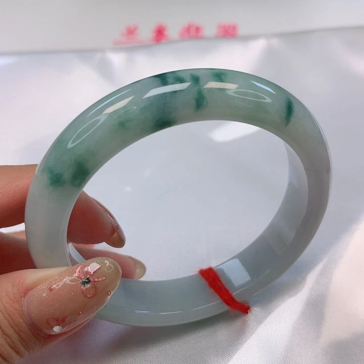 翡翠手镯未镶嵌53圈