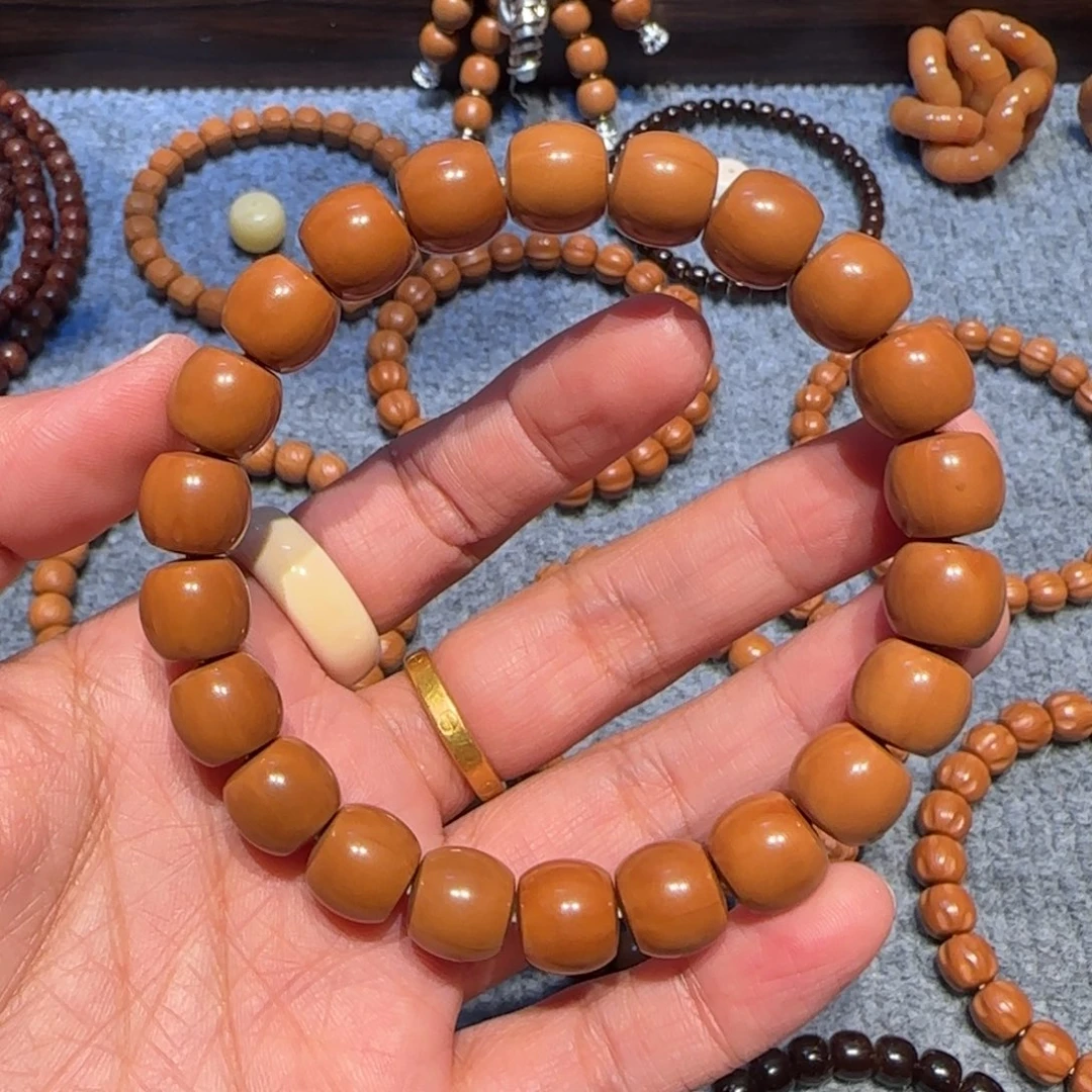 猴头核桃吊坠瑕疵款直切 介意慎拍