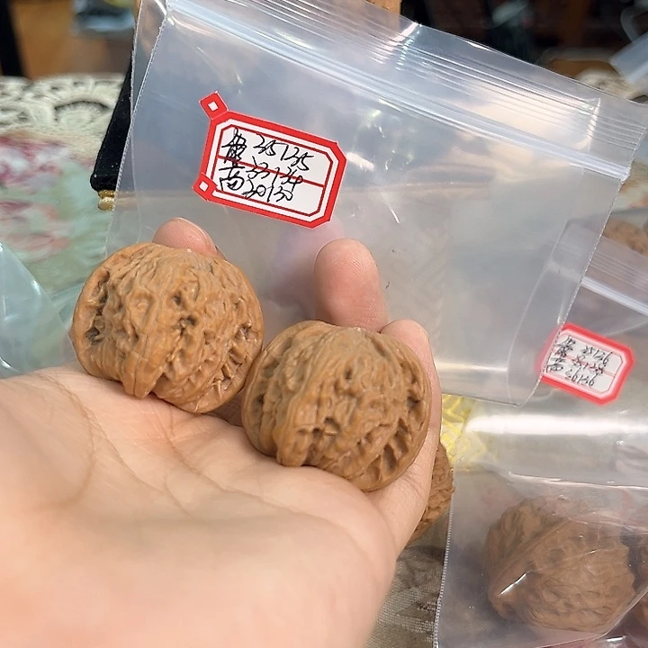 文玩核桃把件磨盘