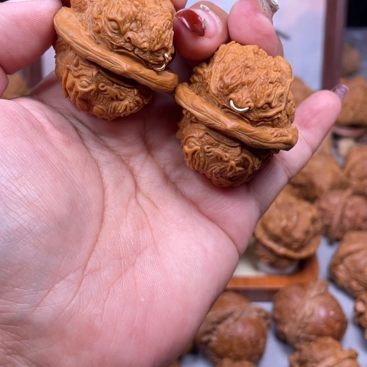 t***y蛤蟆头雕刻的金蟾