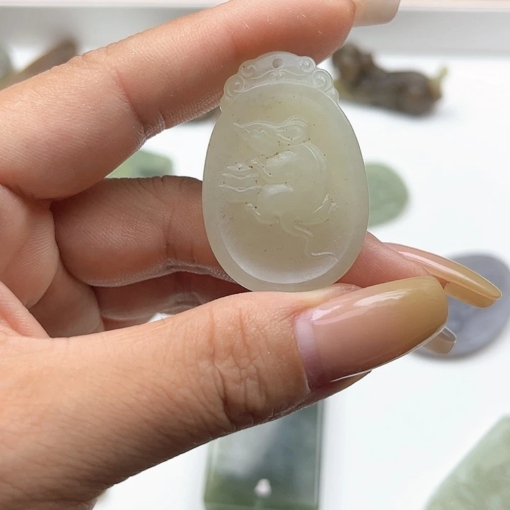 【闪购商品】和田玉未镶嵌颈饰古**怪