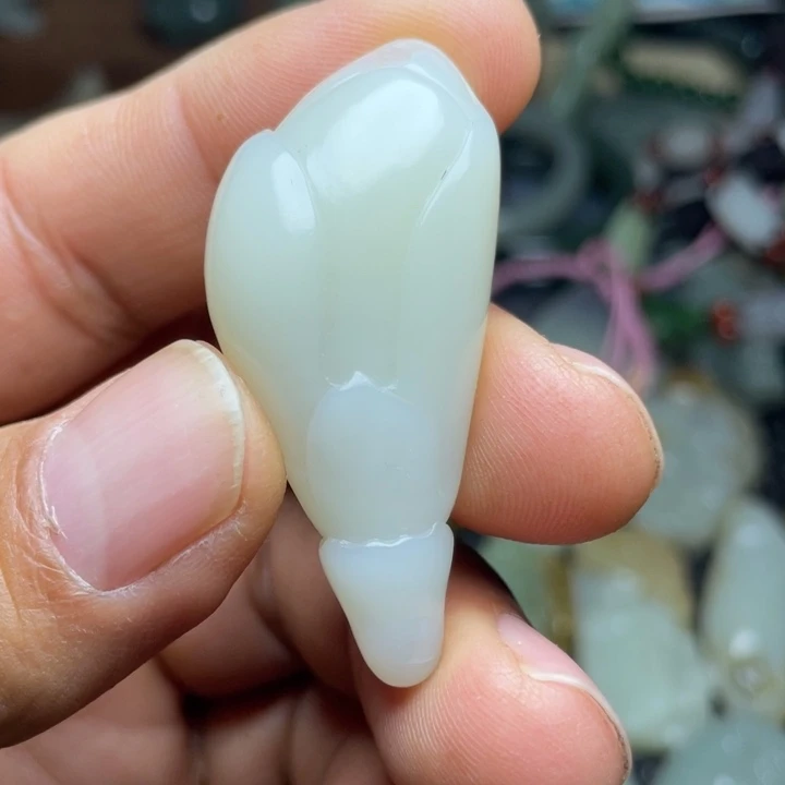 十***寸和田玉未镶嵌颈饰