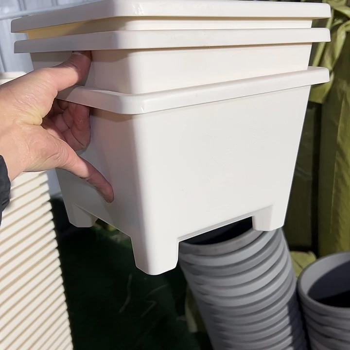 微瑕米白方球根26外径19高3个盆